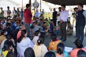Senior officers visit migrant Kashmiri Pandit camp in Kulgam