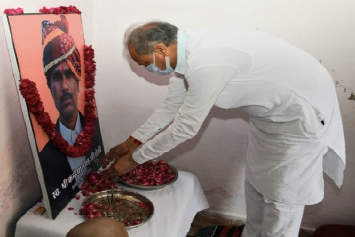 CM Gehlot visits slain tailor’s family, injured cop