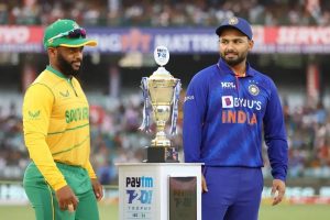 South Africa win toss, opt to bowl against India