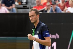 Top seed Medvedev sees off Ivashka in Halle Open