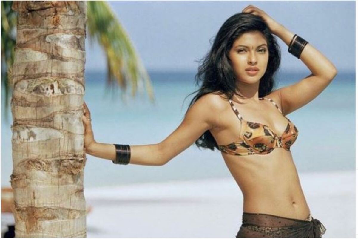 Nick loves to see wife Priyanka posting flashback swimsuit pics