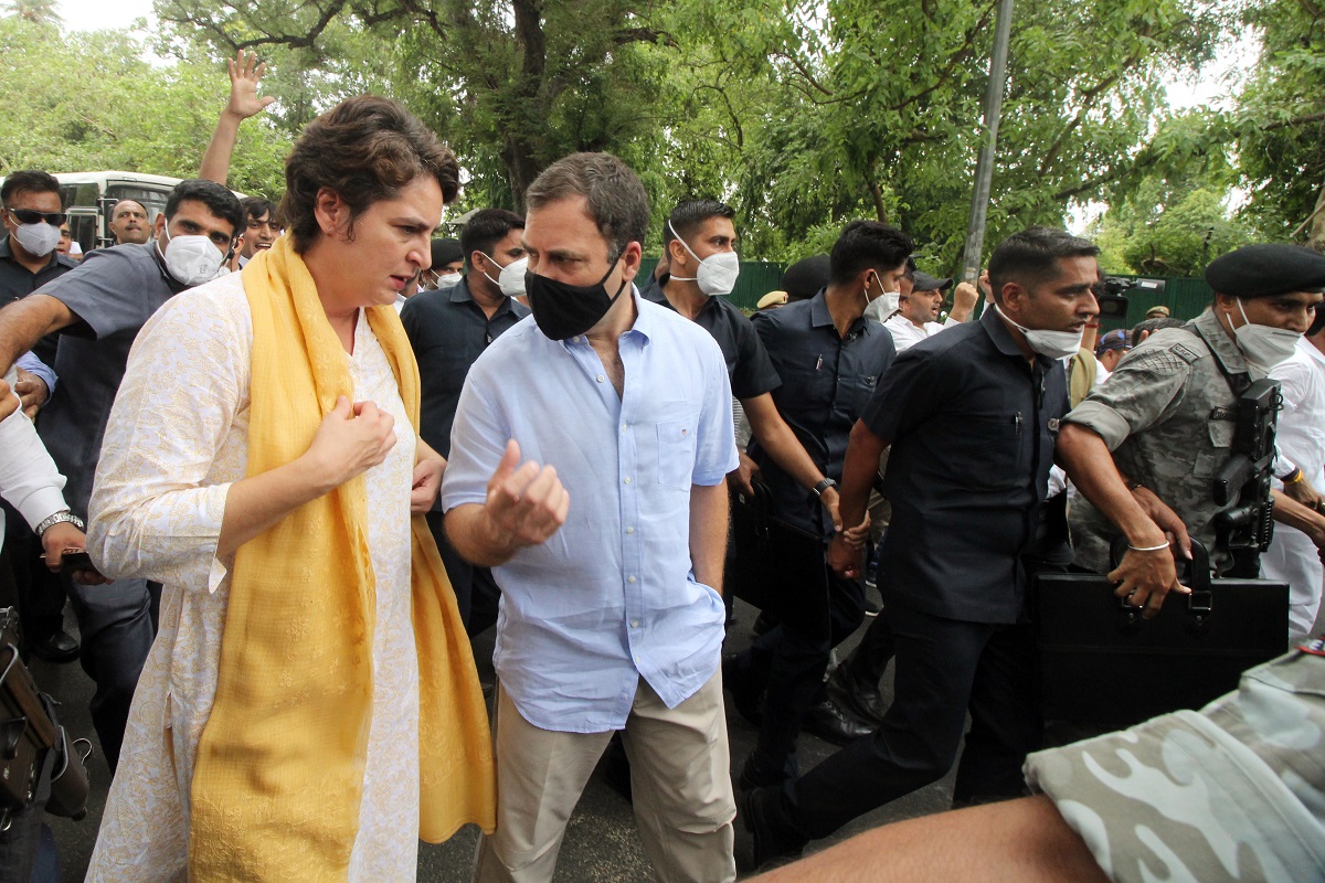 Three-member ED team questioning Rahul Gandhi