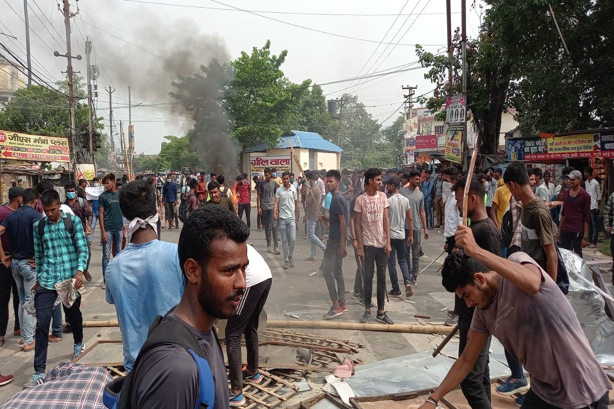 Protest against Centre’s Agnipath scheme continues in Bihar