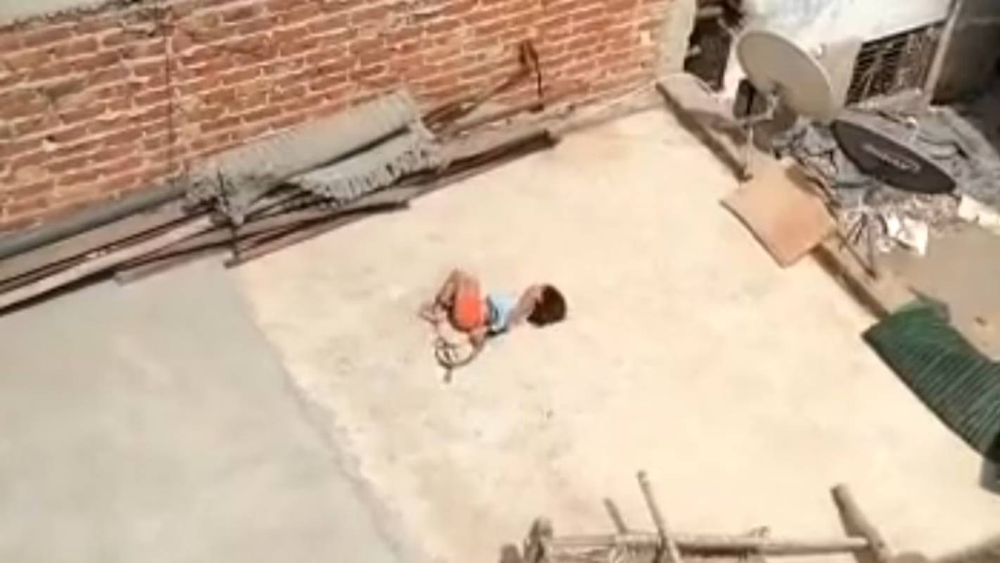 Little girl tied on terrace in scorching heat for not doing homework
