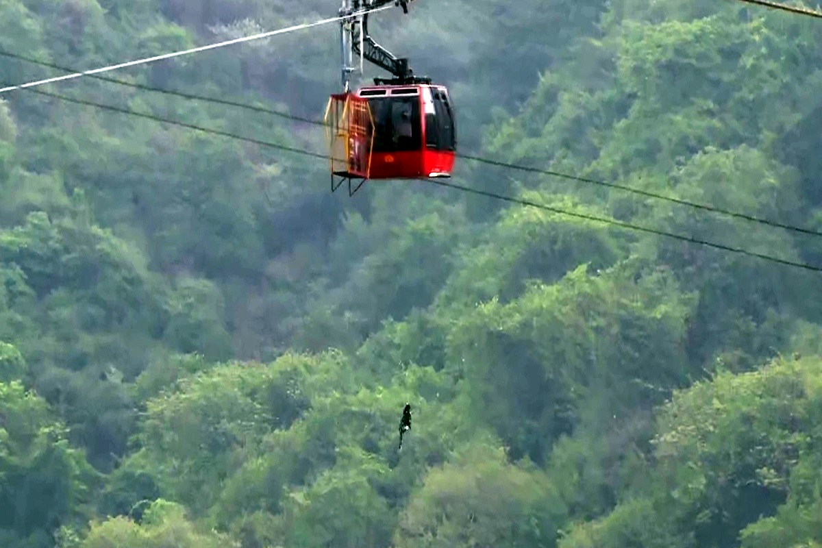 
                                Himachal mid-air cable car glitch, Air Force on alert                            
