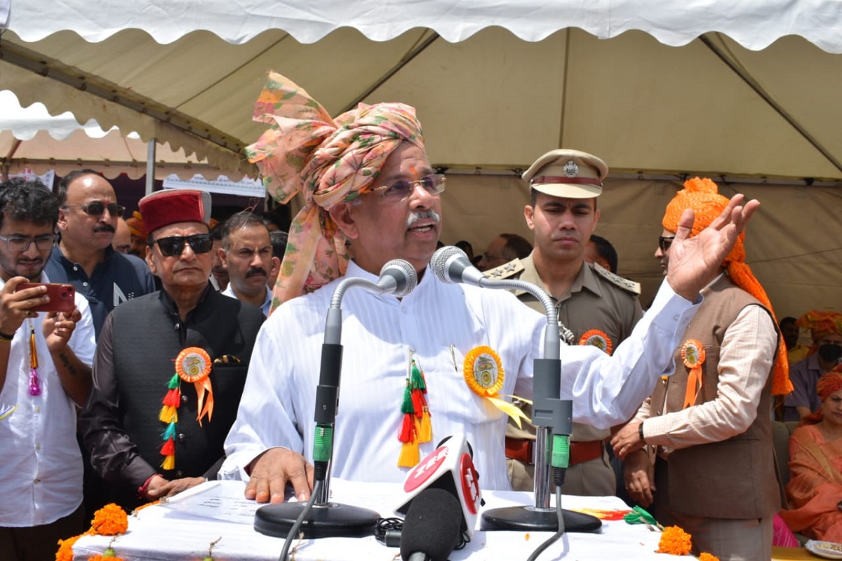 Himachal Governor emphasizes on promoting folk culture