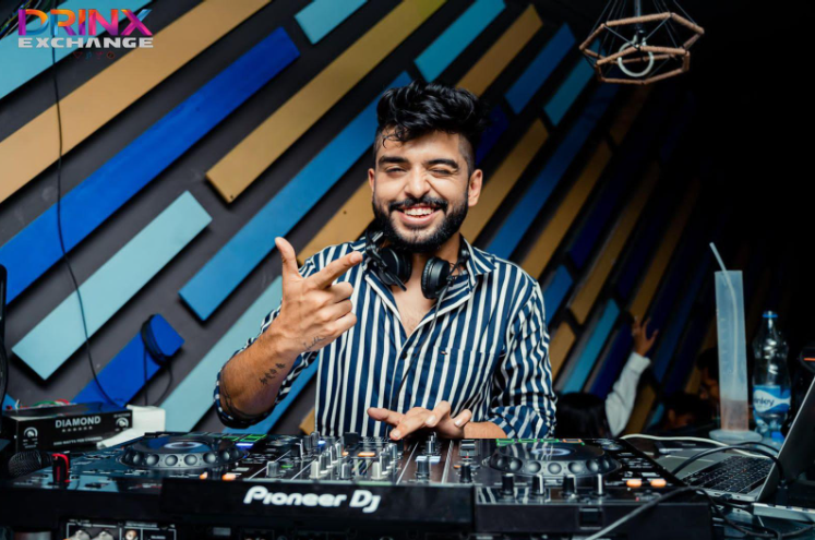 DJ Vaibhav is the star of the Retro Club Culture in Indore City