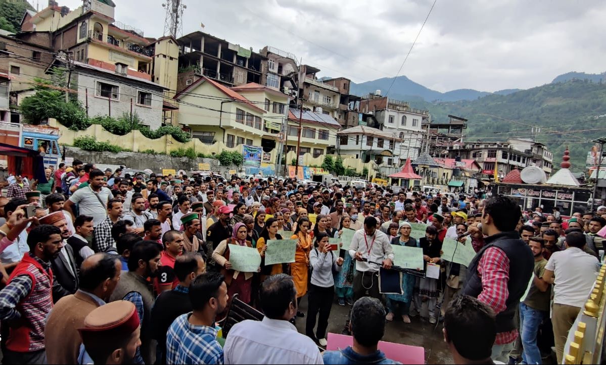 Himachal farmers’ stir against Govt policies in apple belt