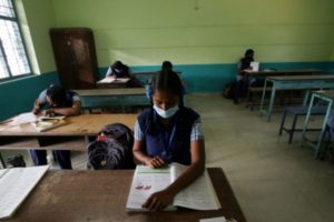Schools reopen in SL after closure due to fuel shortages