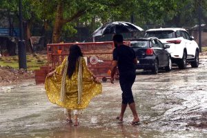Rains lash Delhi-NCR; disrupts normal movement