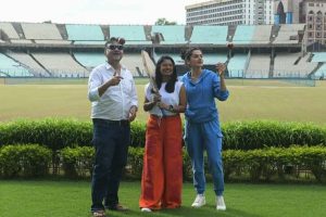 Taapsee visits Eden Gardens with Mithali and ‘Shabaash Mithu’ director