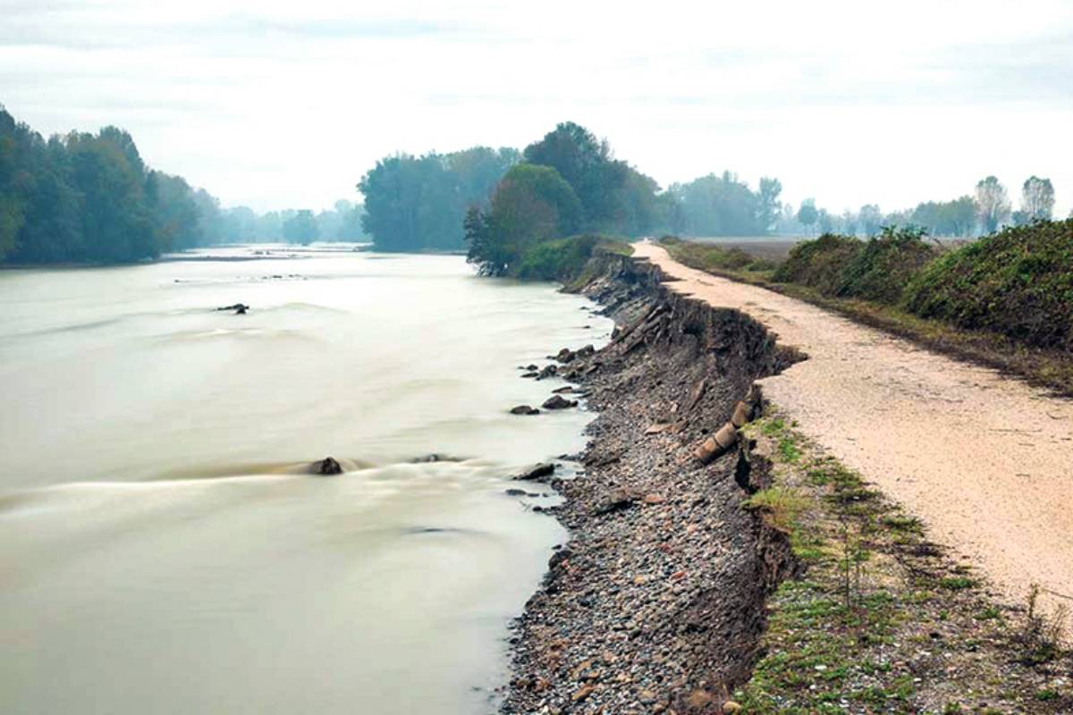 Govt to spend `50cr to check erosion