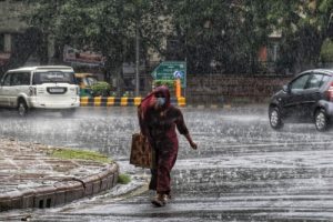 AQI in Delhi ‘satisfactory’, heavy rains likley on Wednesday