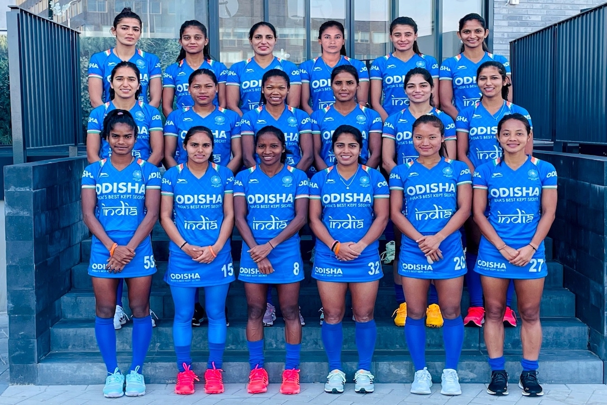 Indian women’s hockey team leaves for CWG from Barcelona