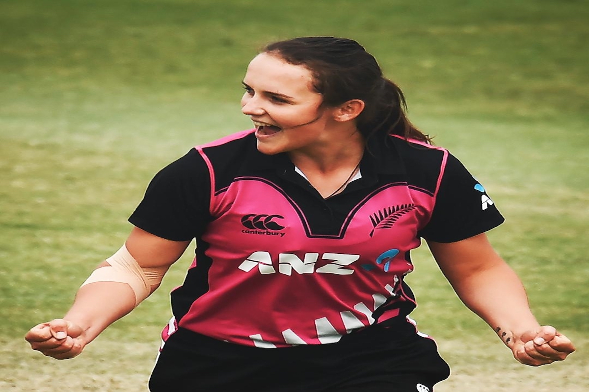 vinkel Stå på ski Herre venlig CWG: Big setback for New Zealand women's cricket as all-rounder Kerr tests  positive for Covid-19