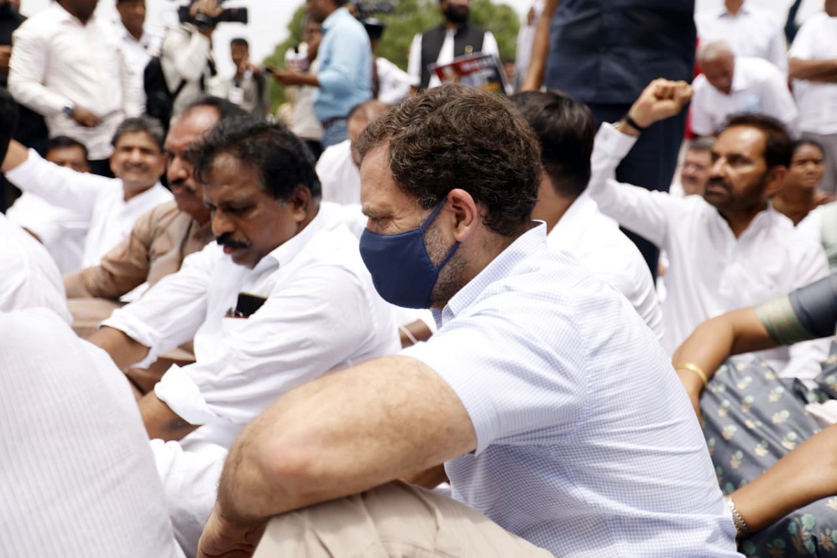 Delhi Police detains Rahul Gandhi & other Congress MPs
