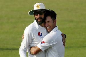 Yasir Shah’s delivery to Kusal Mendis draws comparisons with Warne’s ‘Ball of the Century’