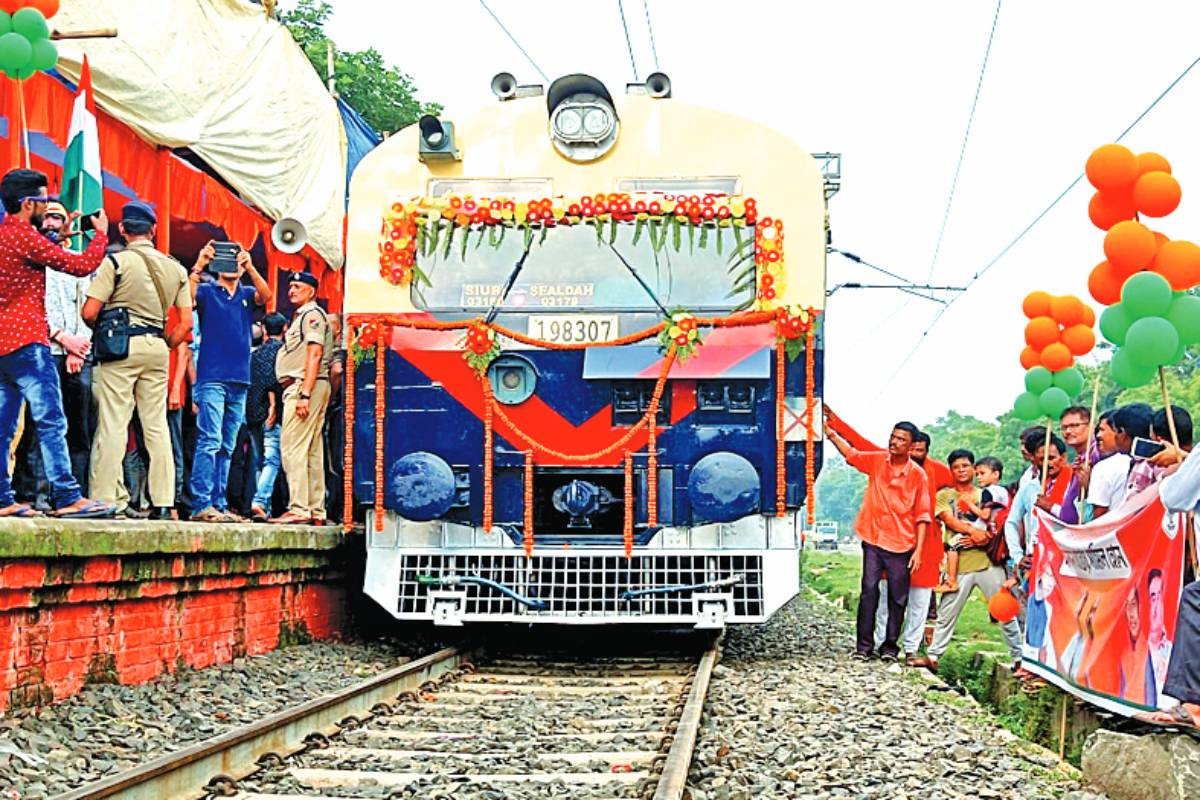 MEMU train services between Siuri and Sealdah starts