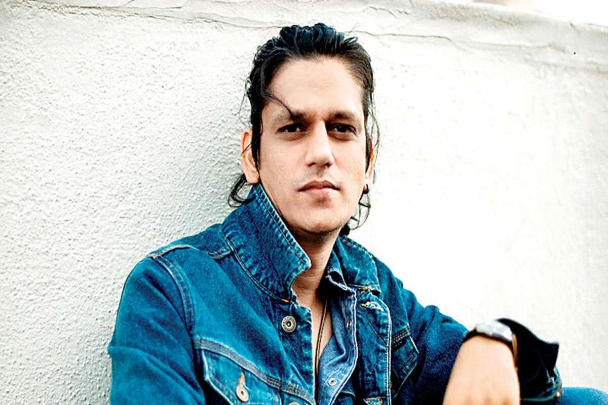 Vijay Varma spotted his adorable fan at an event