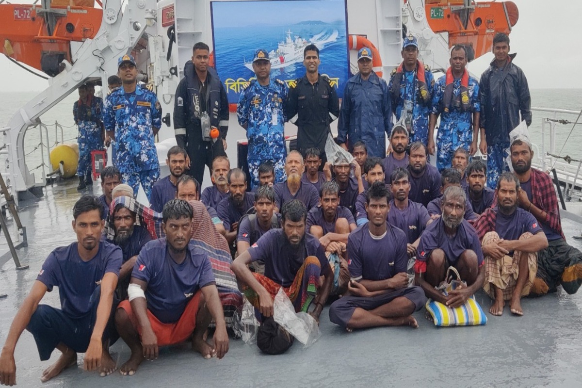 Indian coast guard rescues 32 Bangladeshi fishermen