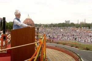 PM Modi goes old school, ditches teleprompter for Independence Day speech