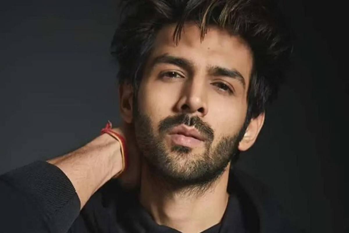 Kartik Aaryan Flags off the Cyclothon for Breast Cancer Awareness