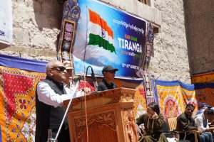 Ladakh LG pays homage to victims of partition horrors
