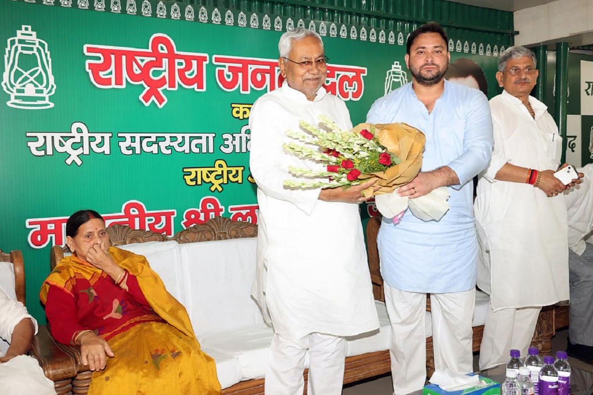 Bihar cabinet expansion: Nitish retains Home, Tejashwi gets Health portfolio