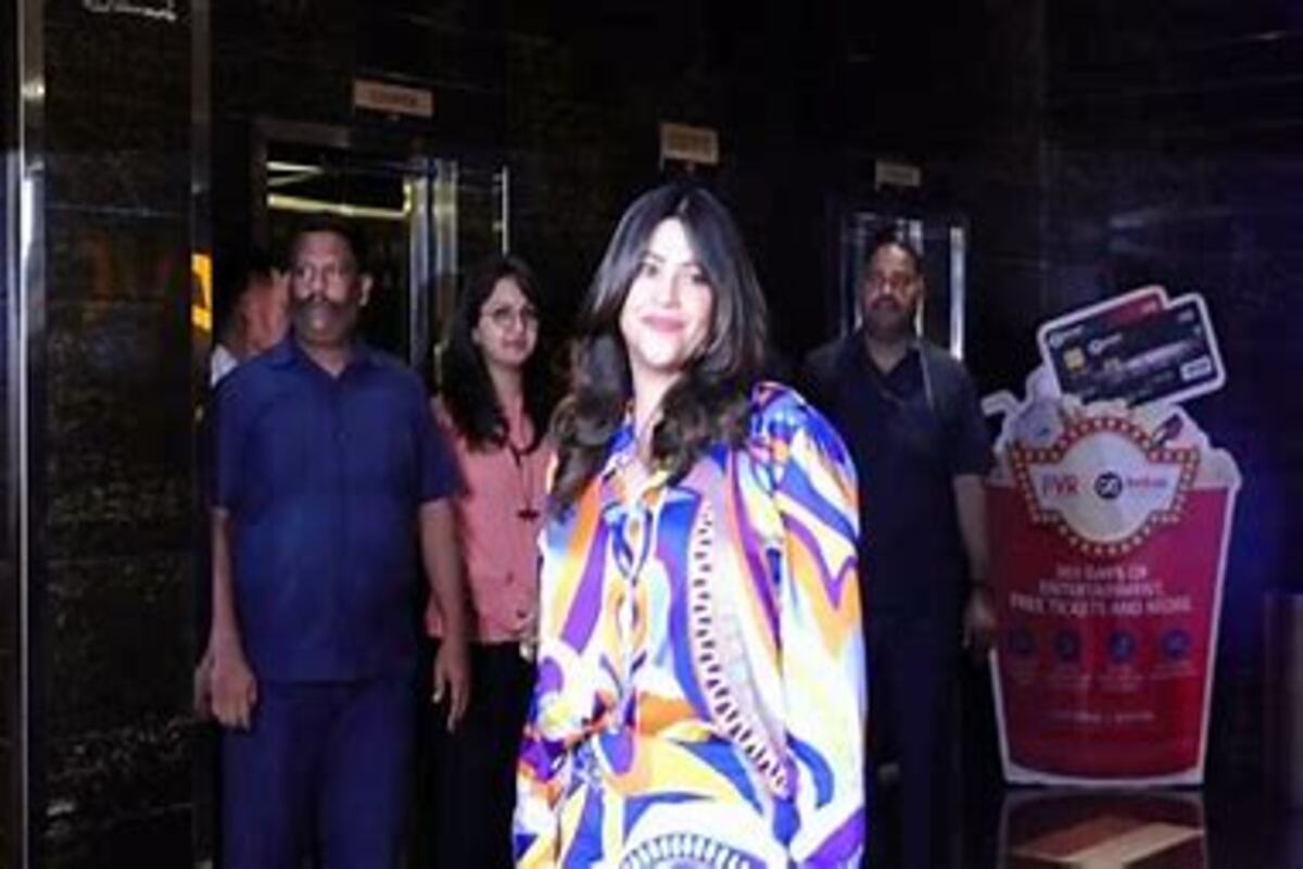 B-Town Celebrities go gaga over Ektaa R Kapoor’s ‘Dobaaraa’