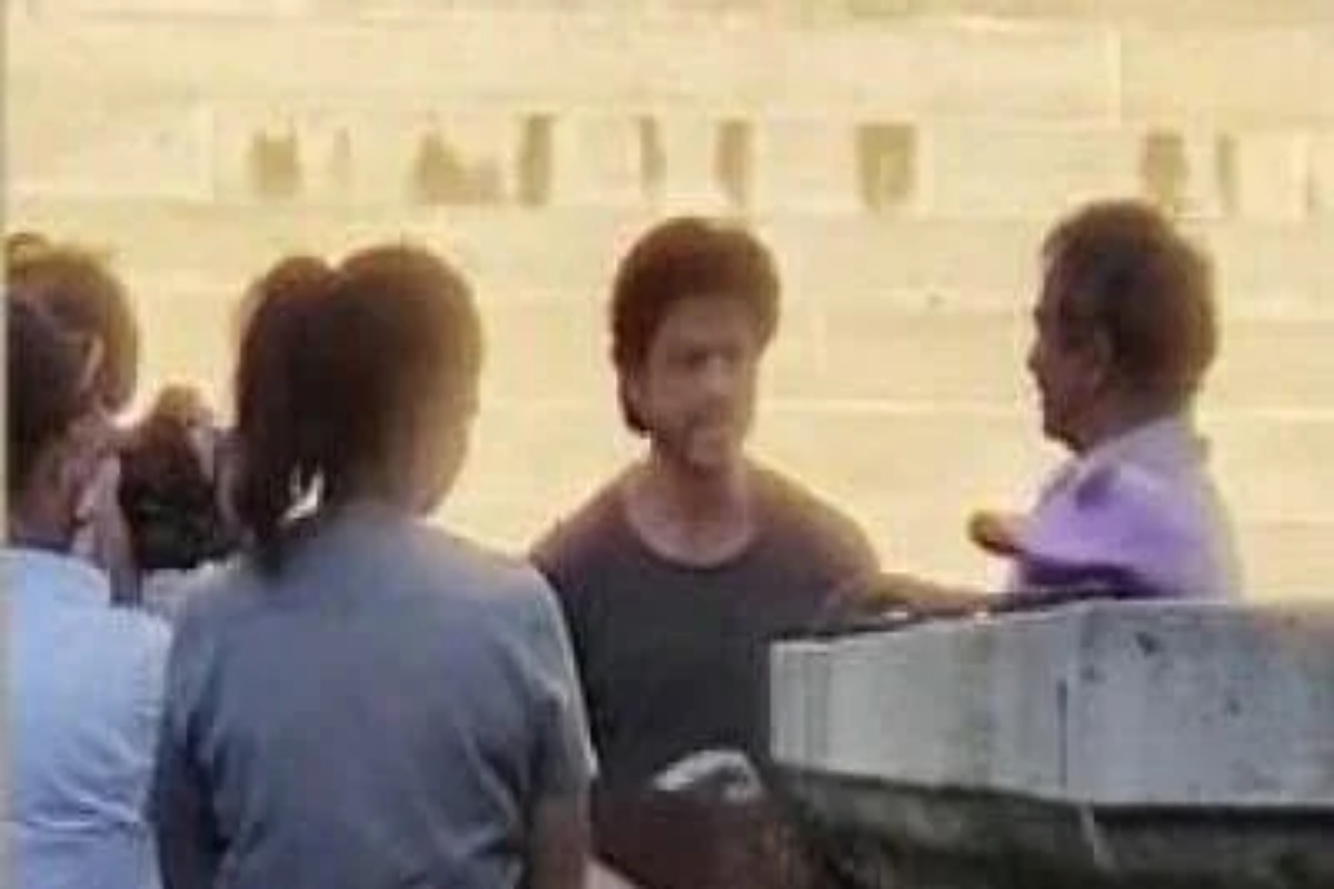 SRK’s photograph from ‘Dunki’ set in Budapest goes viral