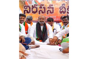 Telangana BJP stages protests across state over senior leader arrests