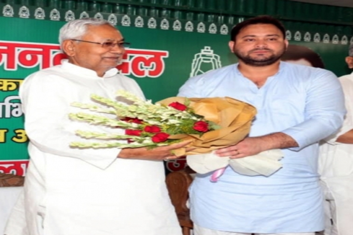 Nitish, Tejashwi Yadav go to Raj Bhavan to stake claim for for new govt