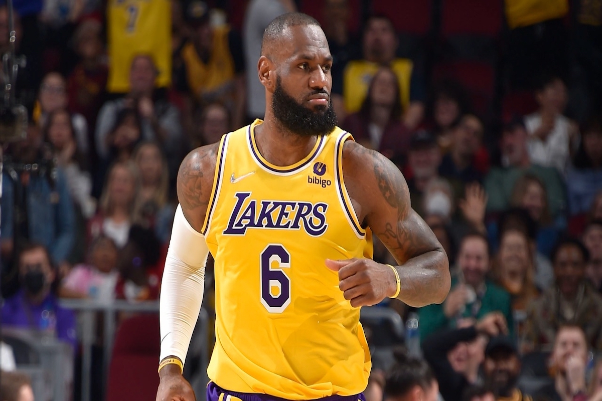 LeBron James agrees to two-year contract extension with Lakers: Reports