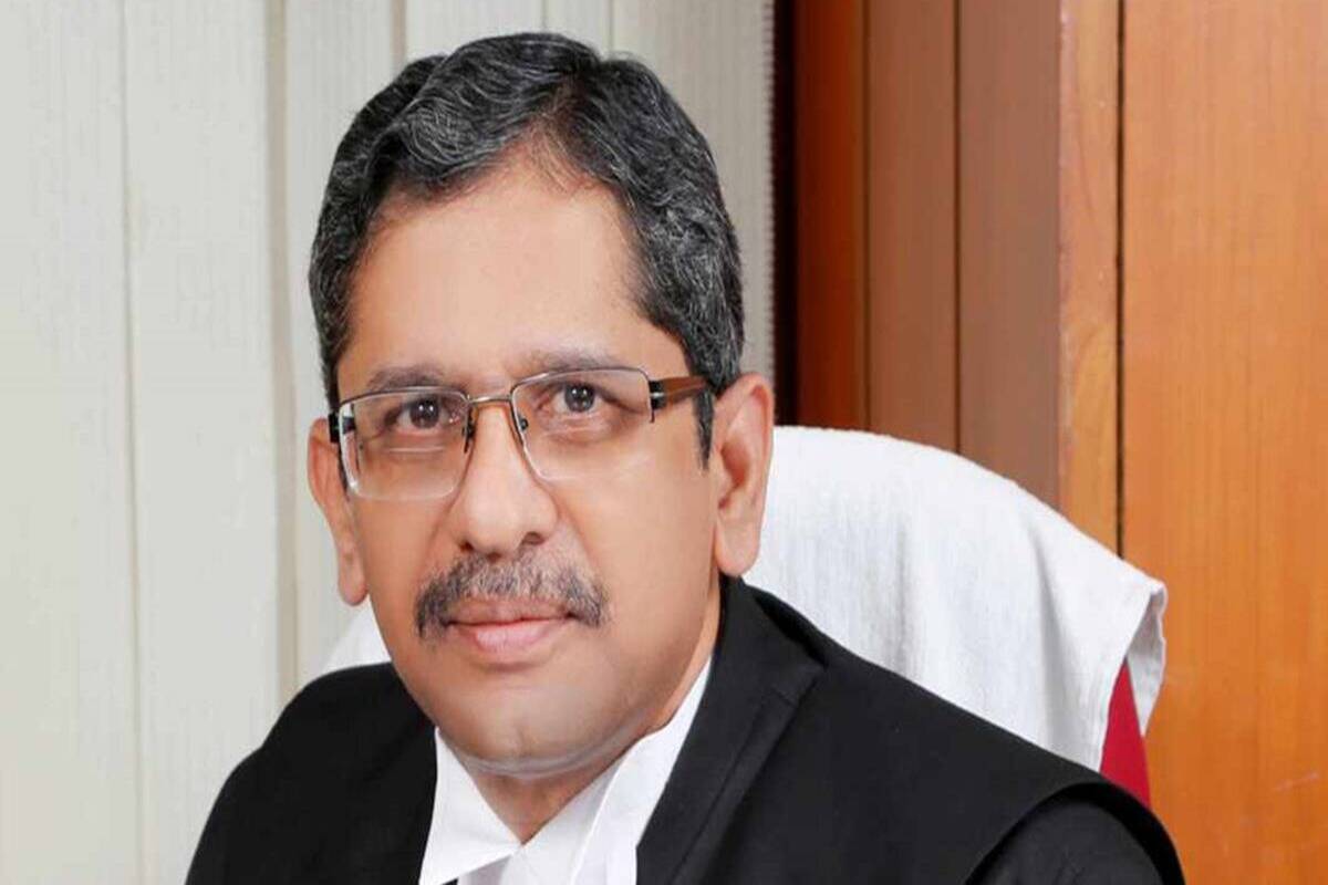 ED Director case: Lawyer insists on being lead petitioner, SC adjourns hearing