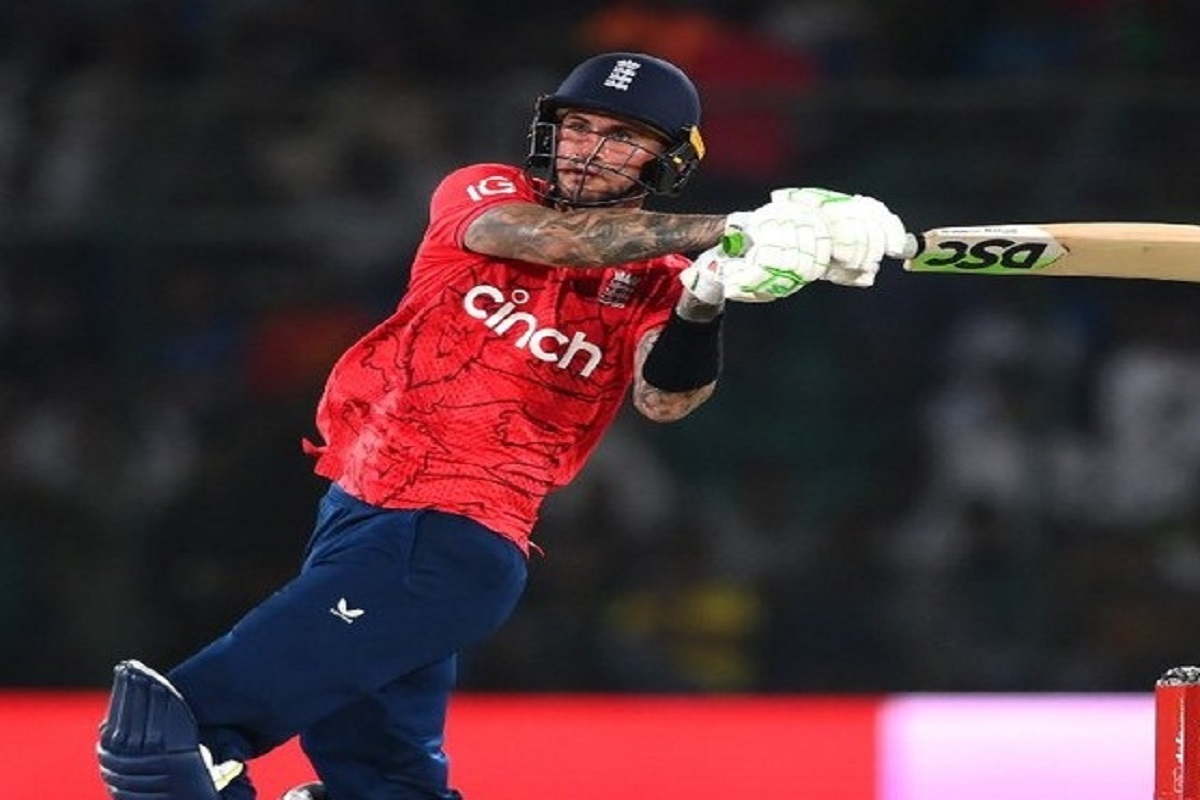 Alex Hales smashes half-century on England return as Pakistan suffer loss in opening T20I