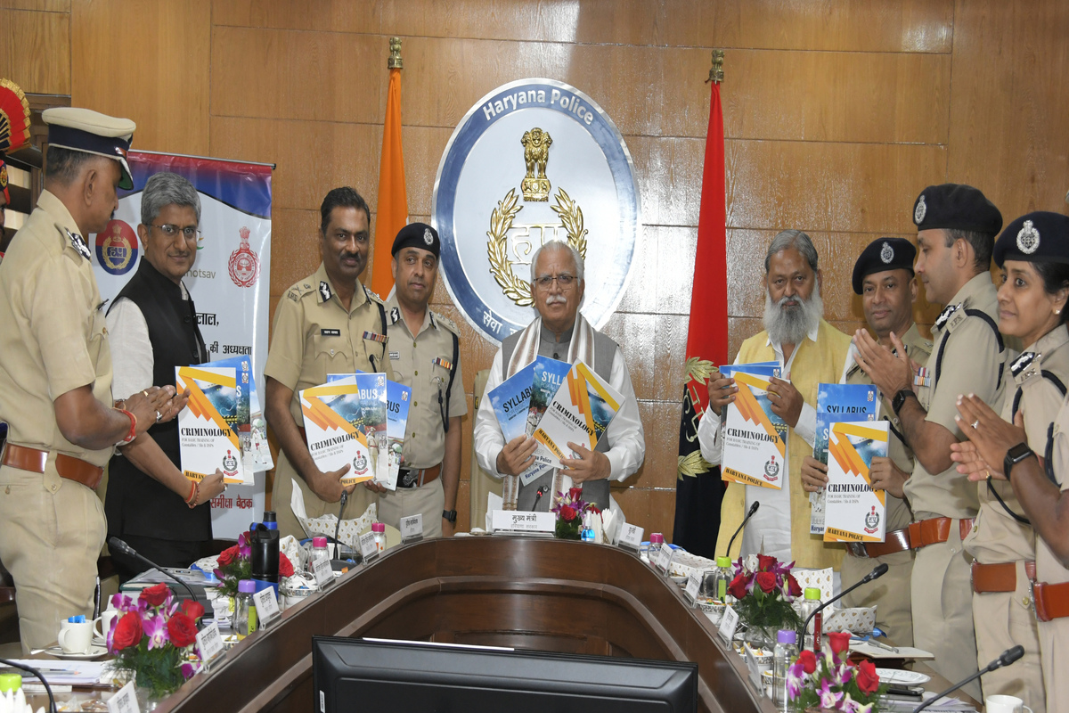 Haryana CM asks police to deal with organised crime strictly