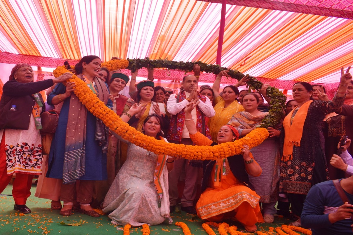 Welfare schemes empowered women: Himachal CM