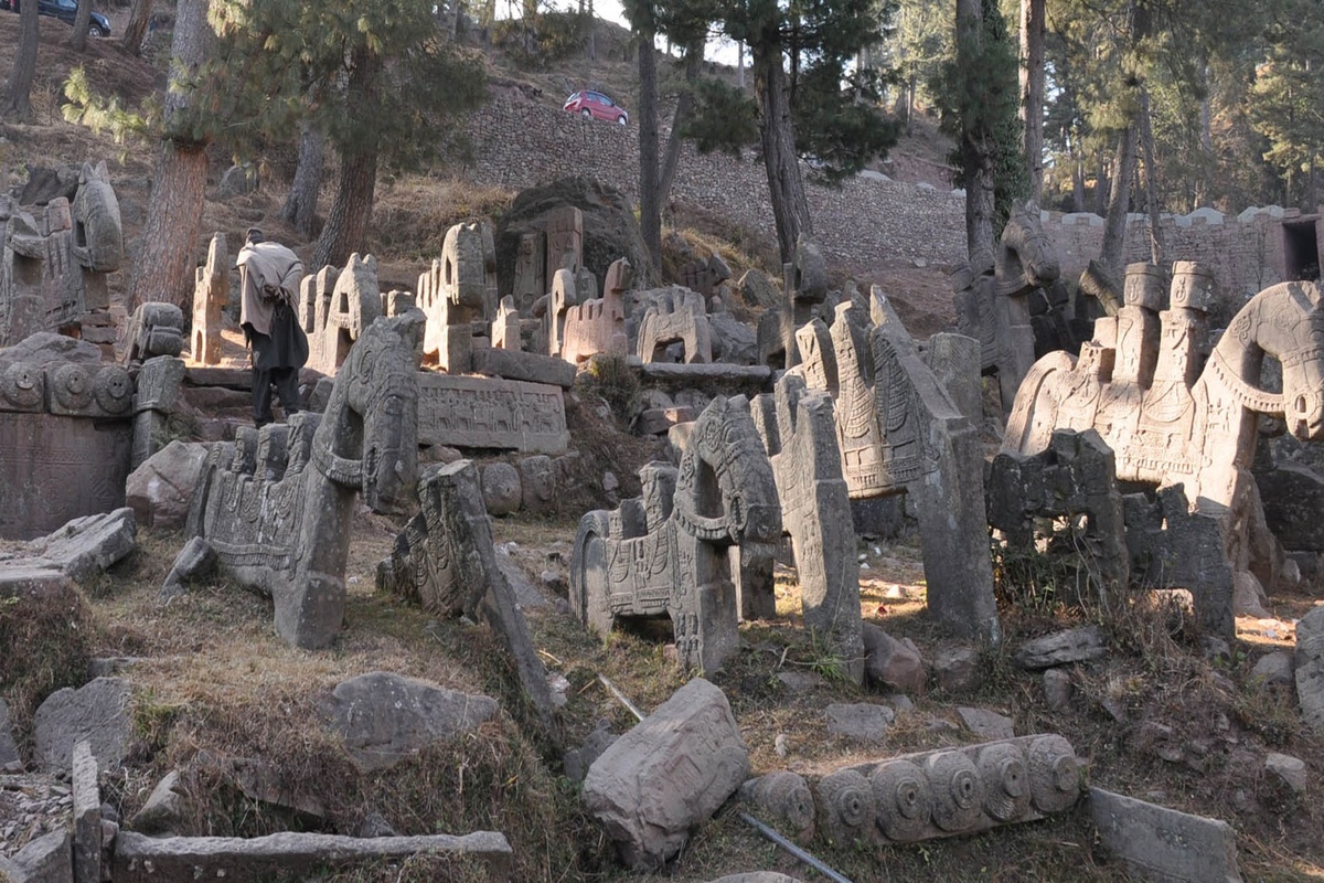 J&K sanctions project to protect mysterious stone sculptures