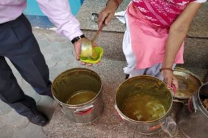 Schoolkids in Bengal fall sick after eating detergent-mixed midday meal