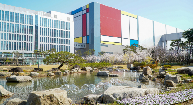 Samsung Electronics declares transition to renewables, zero carbon by 2050