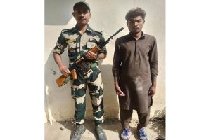 BSF arrests Pak intruder affiliated to Tehreek-E-Labbaik