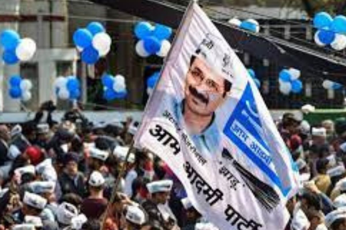 AAP’s ‘Mai Bhi Kejriwal’ signature campaign gets underway in Delhi