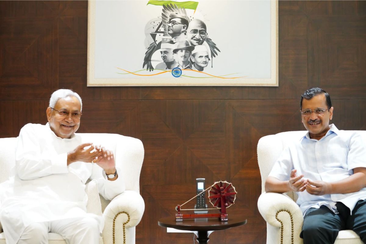 Nitish Kumar meets Delhi CM Arvind Kejriwal at his residence