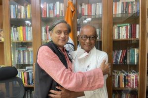 ⁦Digvijaya Singh meets Shashi Tharoor after confirming his candidature for Congress president