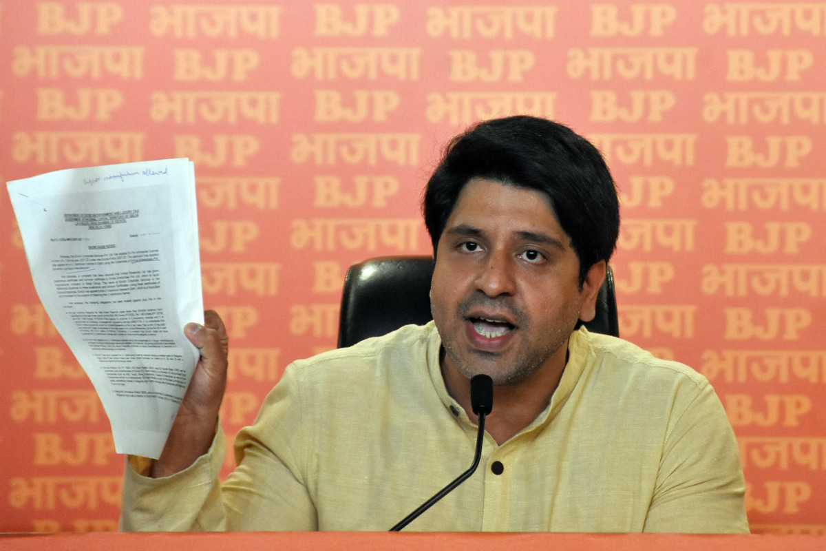 “AAP ka Paap”: BJP spokesperson Shehzad Poonawalla slams Delhi govt over new Liquor Policy
