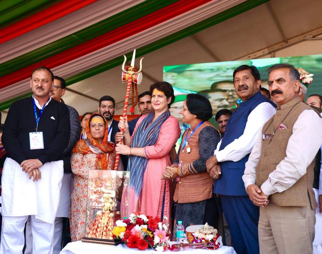 Priyanka supports anti-incumbency tradition in Himachal Pradesh