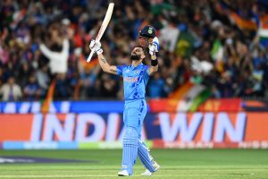 India snatch victory from Pakistan in last ball thriller in T20 WC