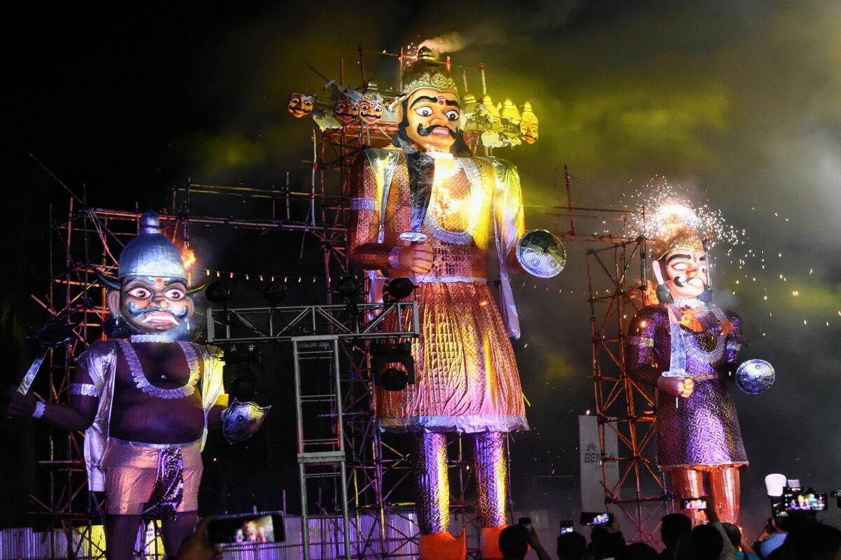 Sourav Ganguly partakes burning of Bengal’s tallest Ravana effigy