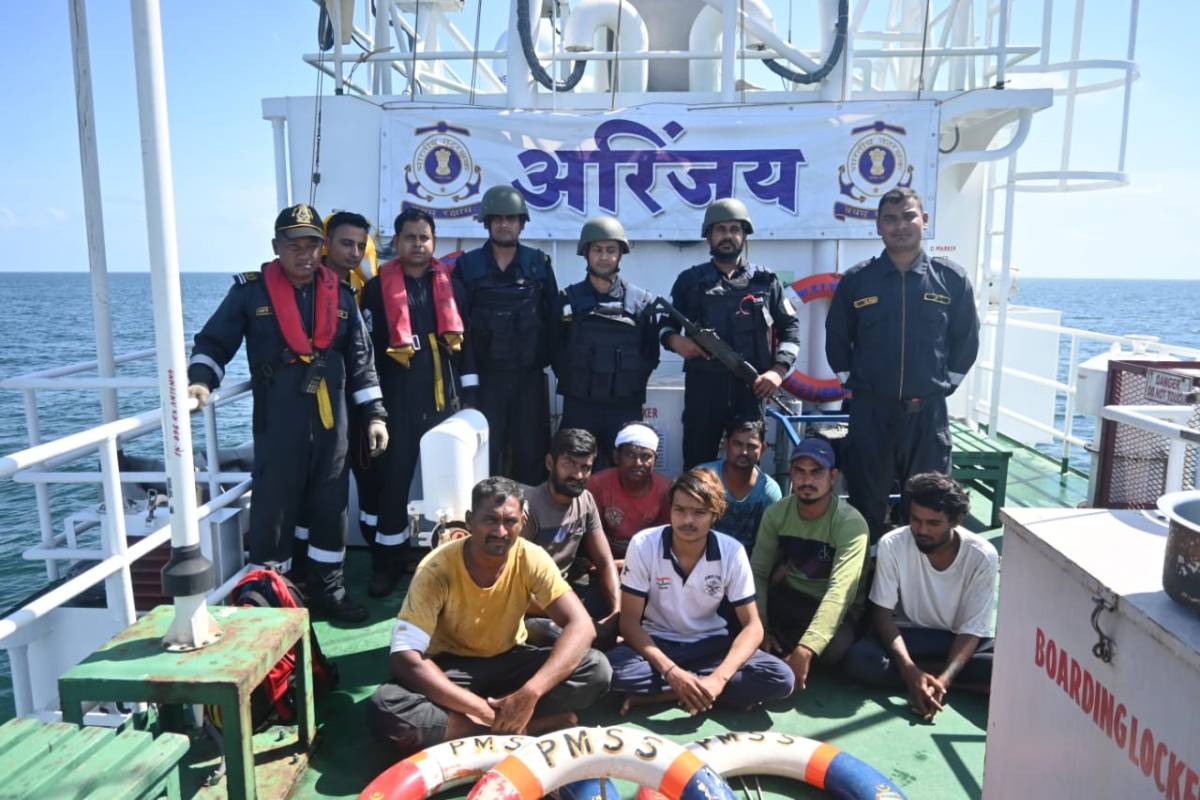 Indian Coast Guard ship ‘Arinjay’ rescues 7 fishermen