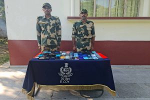 BSF seizes 317 mobile phones floating in Pagla river
